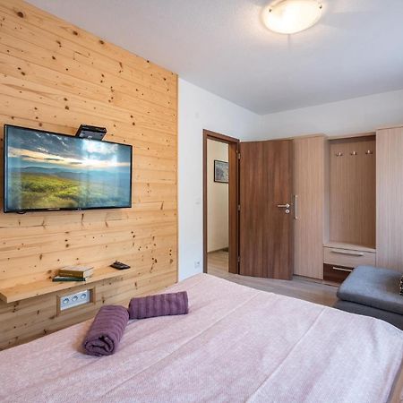 Apartment Anna Chopok, 1 110 M, Highest In Central Europe, On A Hiking Trail To Dumbier ديمانوفْشكا دولِنا المظهر الخارجي الصورة